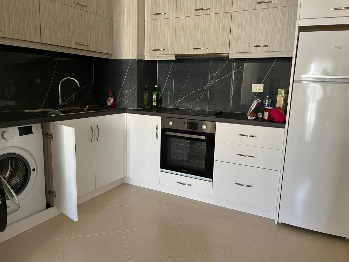 Saranda City Center & Beach Apartament 2 Bed Room Kültér fotó