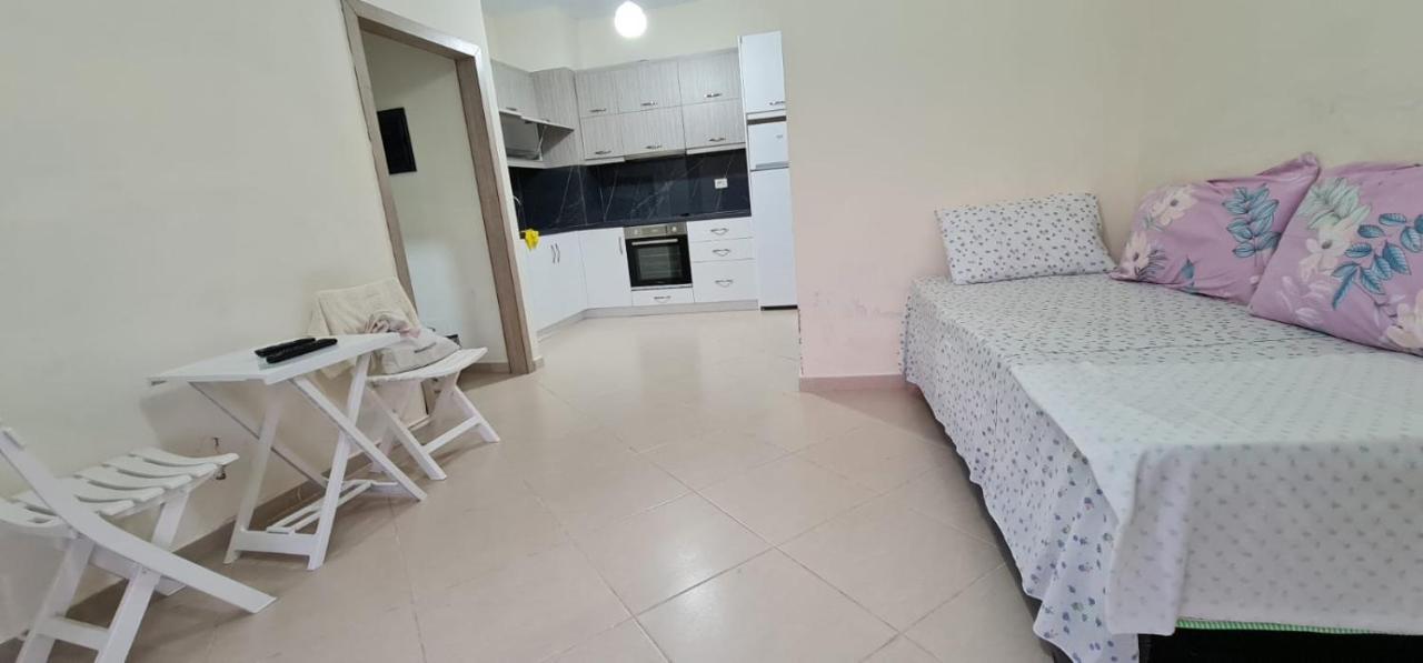 Saranda City Center & Beach Apartament 2 Bed Room Kültér fotó